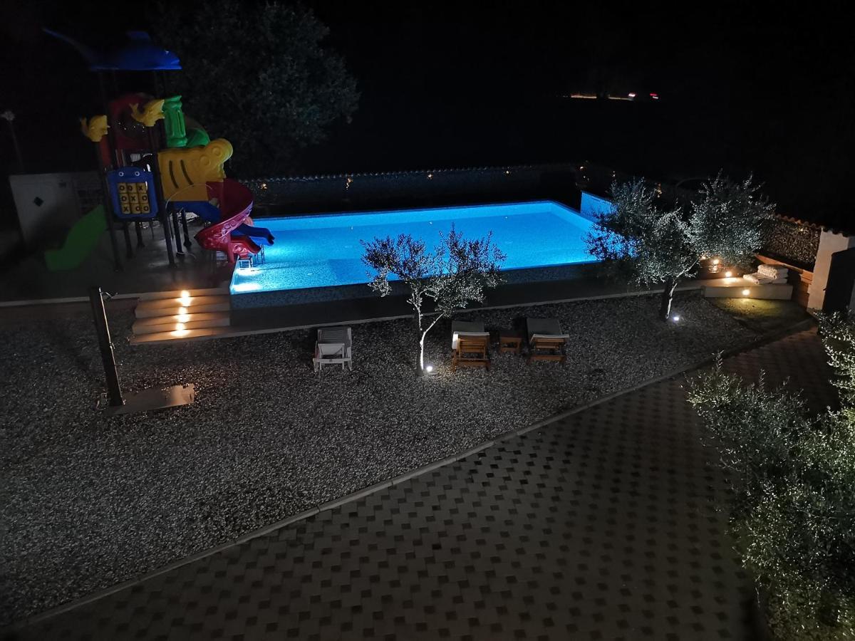 Jacuzi Cottage In The Olive Grove プーラ エクステリア 写真