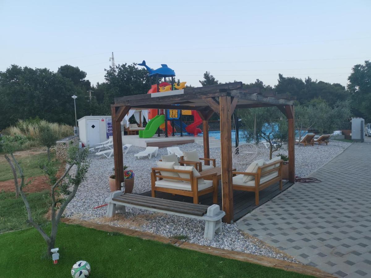 Jacuzi Cottage In The Olive Grove プーラ エクステリア 写真